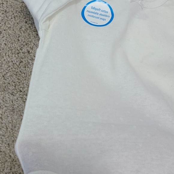 New! Bundle of 3 Longsleeve Onesies - Picture 4 of 5